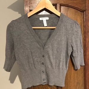 Cute grey sweater top. Cropped. Size L.
